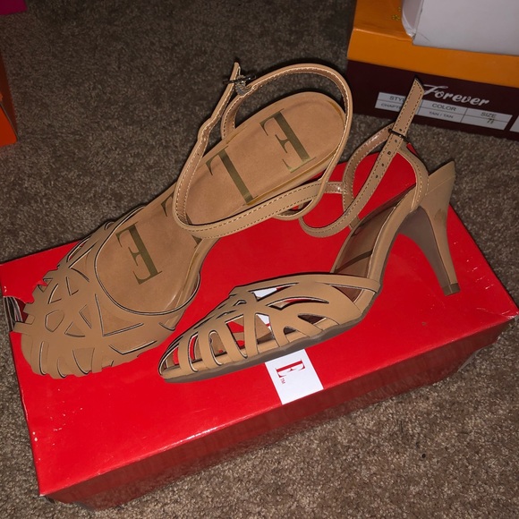 Nude heels size 7 - Picture 3 of 3